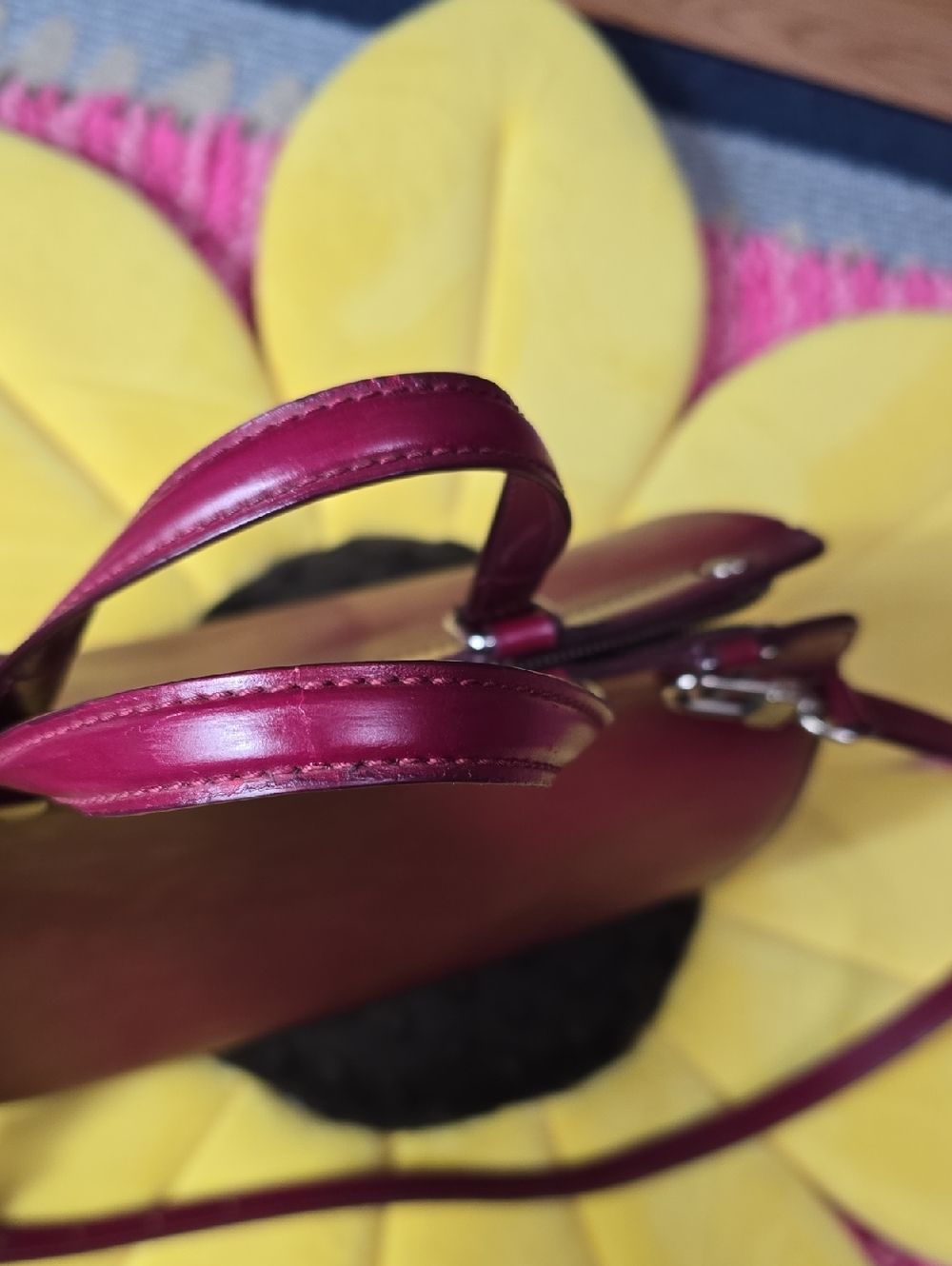 Louis Vuitton Epi Leather Shoulder Bag - Picture 7 of 17